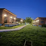 Orange Bungalow Evleri