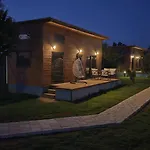 Orange Bungalow Evleri