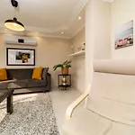 Exquisite Flat With Sea View Near Hadrian Gate