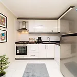 Exquisite Flat With Sea View Near Hadrian Gate