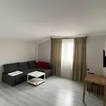 Lyra Homes Genis, Ferah, Denize Yakin