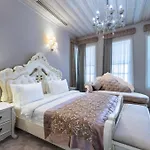 Elegance East Hotel