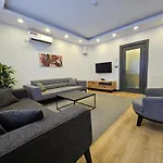 New Flat&Large Living Space 2-6 Near By Lara Beach