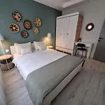 Central Location 2 Bedroom Apt