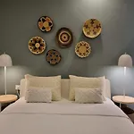 Central Location 2 Bedroom Apt