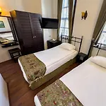 Deja Vu Hotel