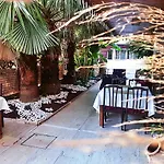 Queen Ra Hotel