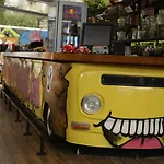 Voswos Garage Coffee Hotel
