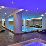Dolphin Family Hotel