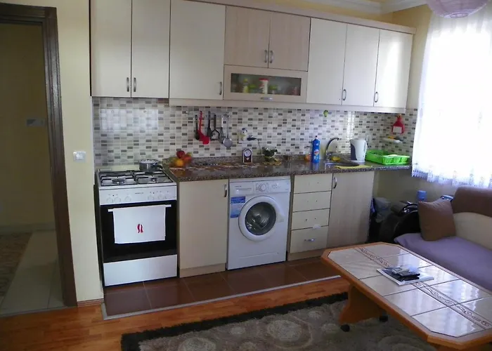 Antalya 4 Persons Apartment Flat House - Cheap Homestay Rooms Sleeping Place