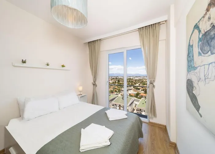 Pleasant Flat With Shared Pool In Kepez