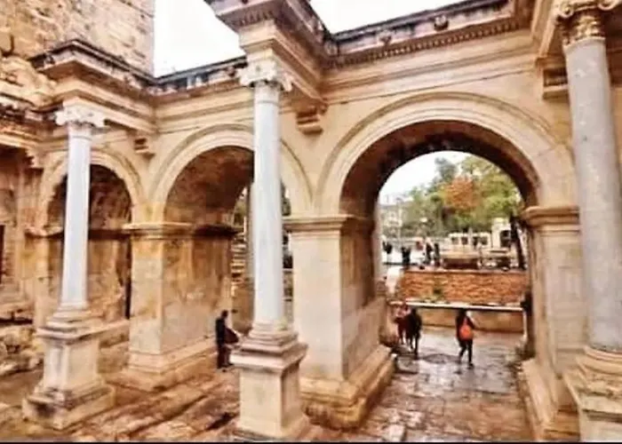 Antalya Kaleici Merkez Muhtesem Teras Keyfi