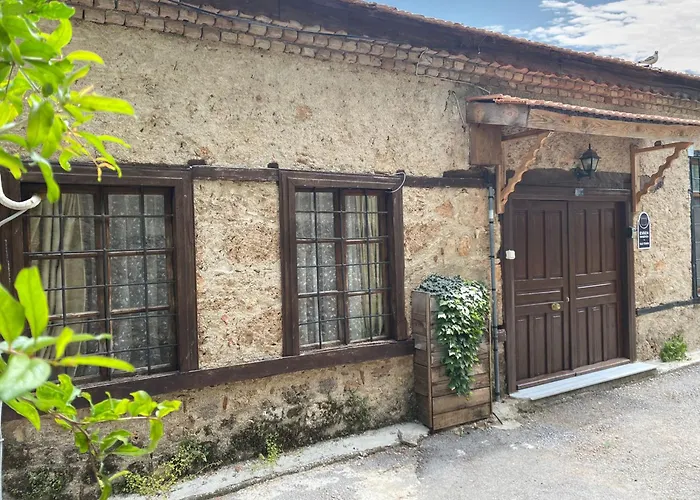 Old Town Cozy Villa In The Heart Of Antalya