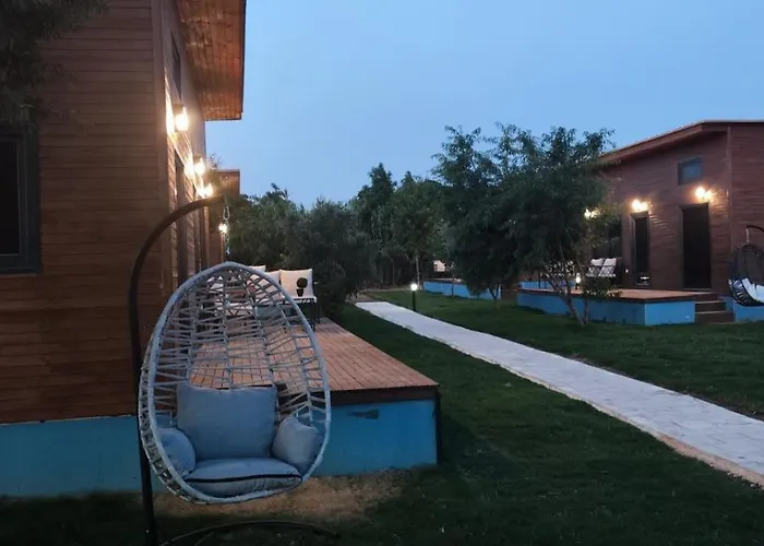 Orange Bungalow Evleri