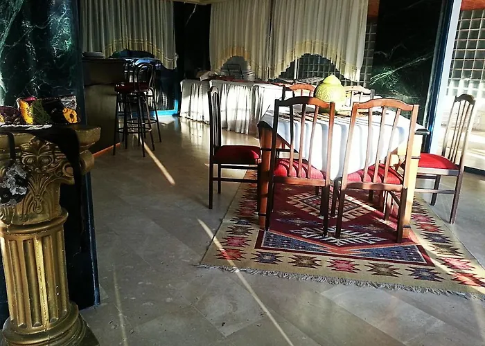 Queen Ra Hotel