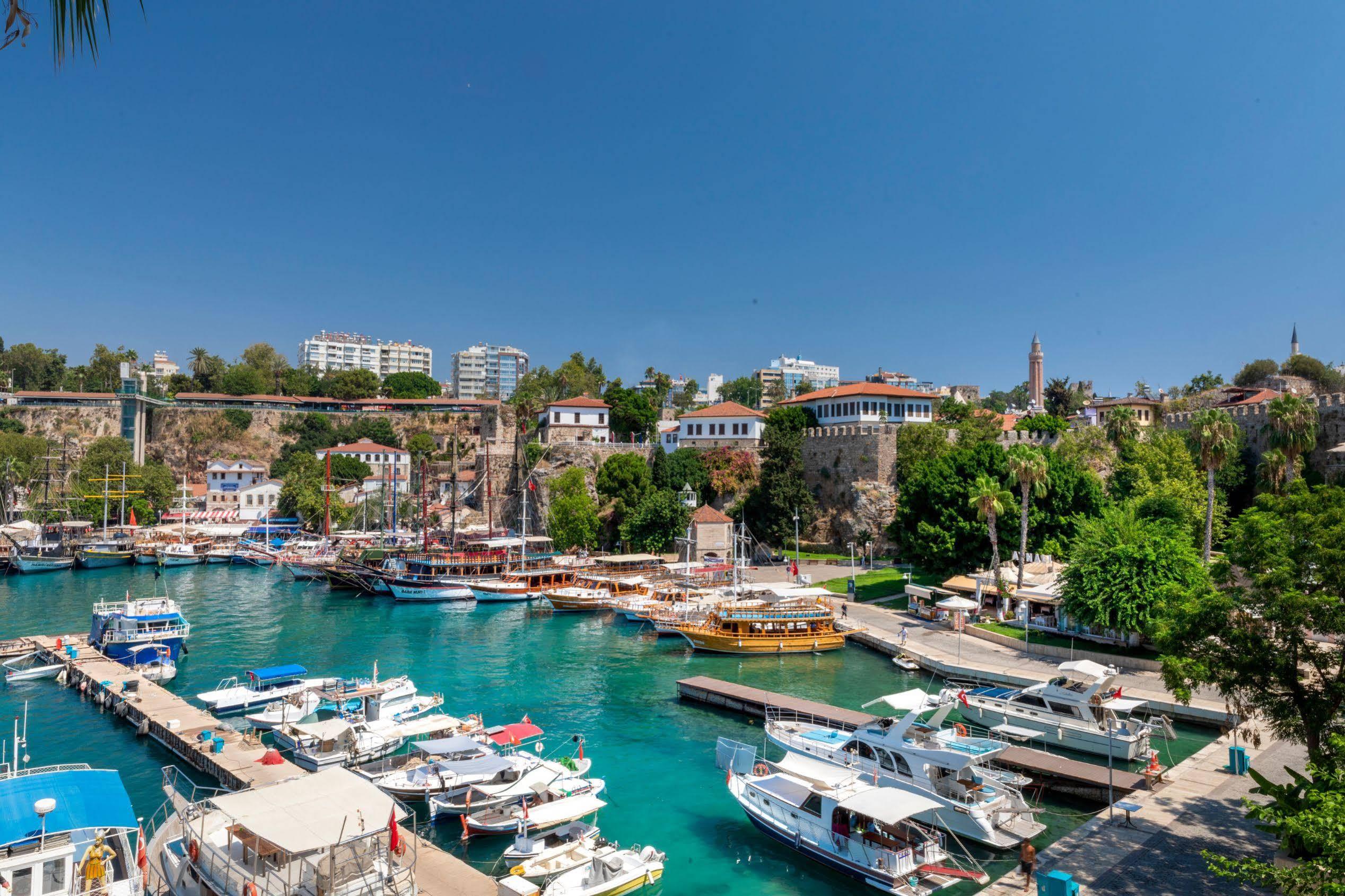 Hotel Adalya Port 4*