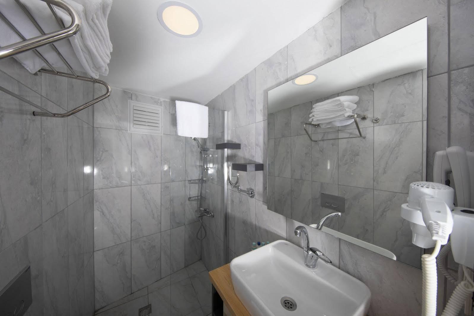 Attalos Smart Lara Star Antalya