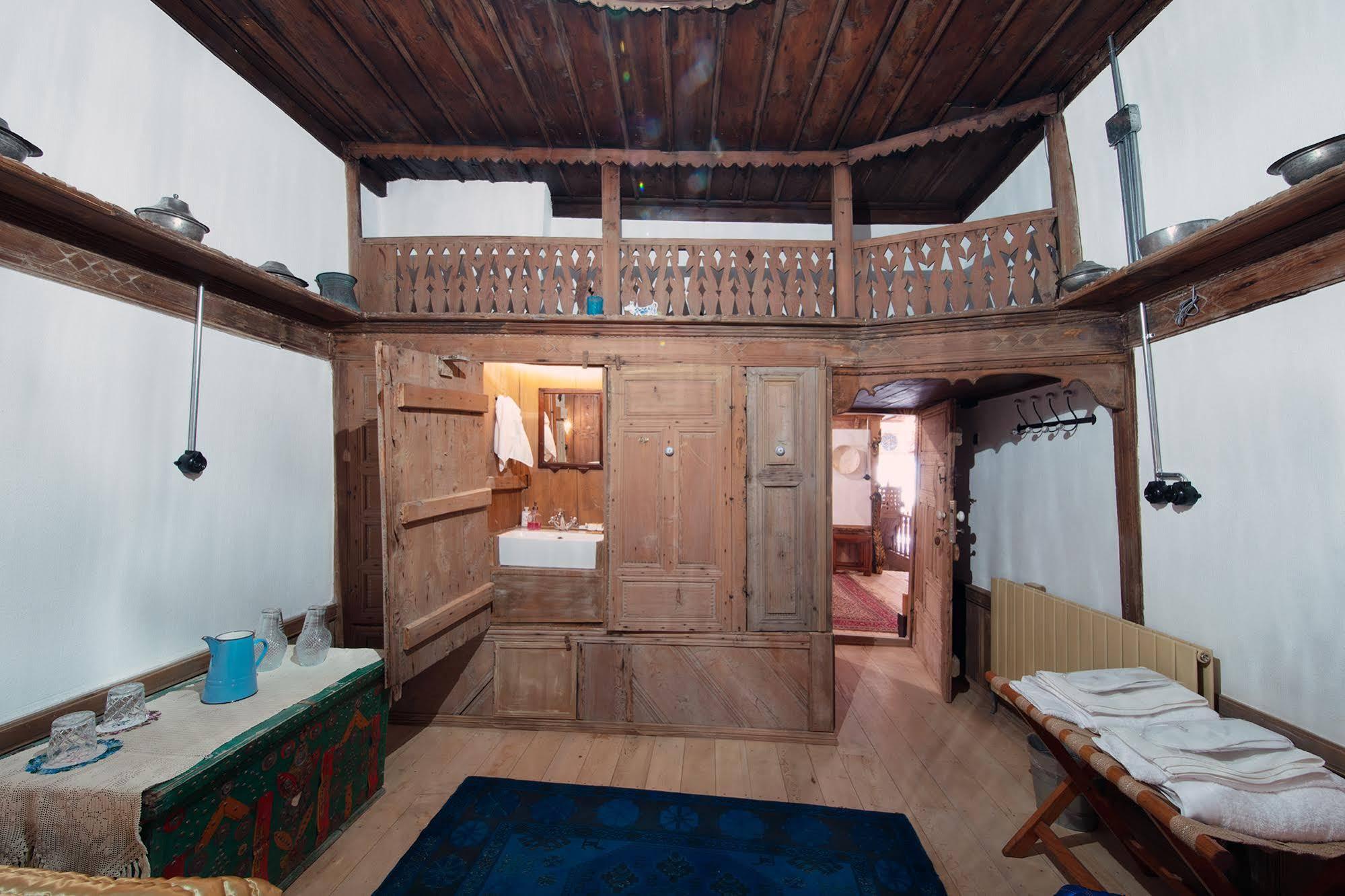 Oda ve Kahvaltı Yeniçeri Ahmet Ağa Konağı Antalya