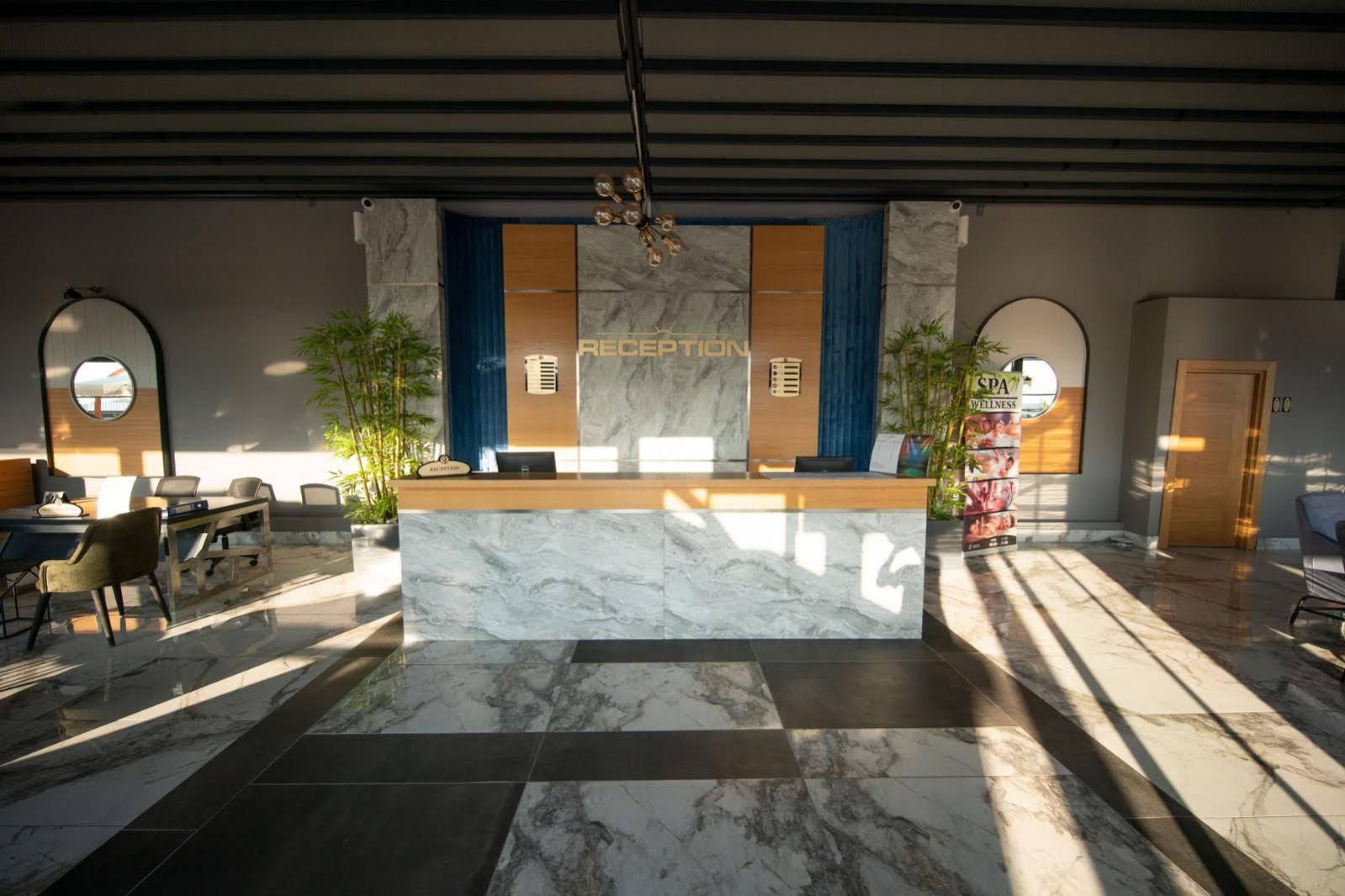 Hotel Attalos Smart Lara Star