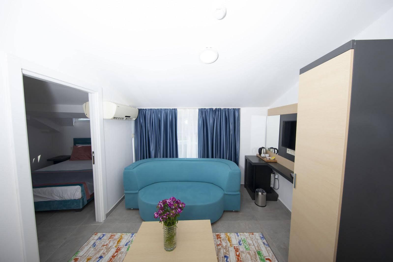 Hotel Attalos Smart Lara Star