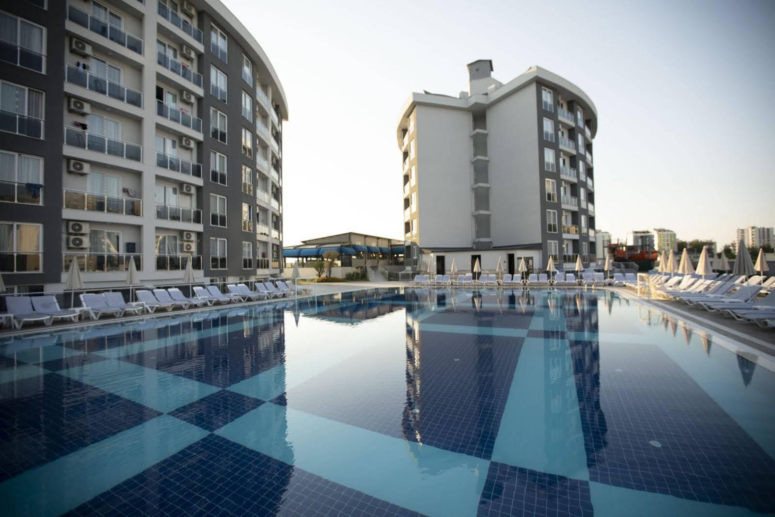 Hotel Attalos Smart Lara Star 4*