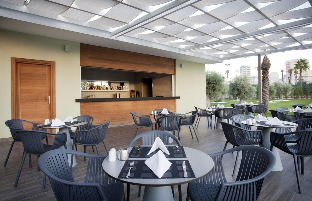 Akra V Otel