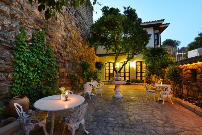 Afflon Old Marin Otel 2*
