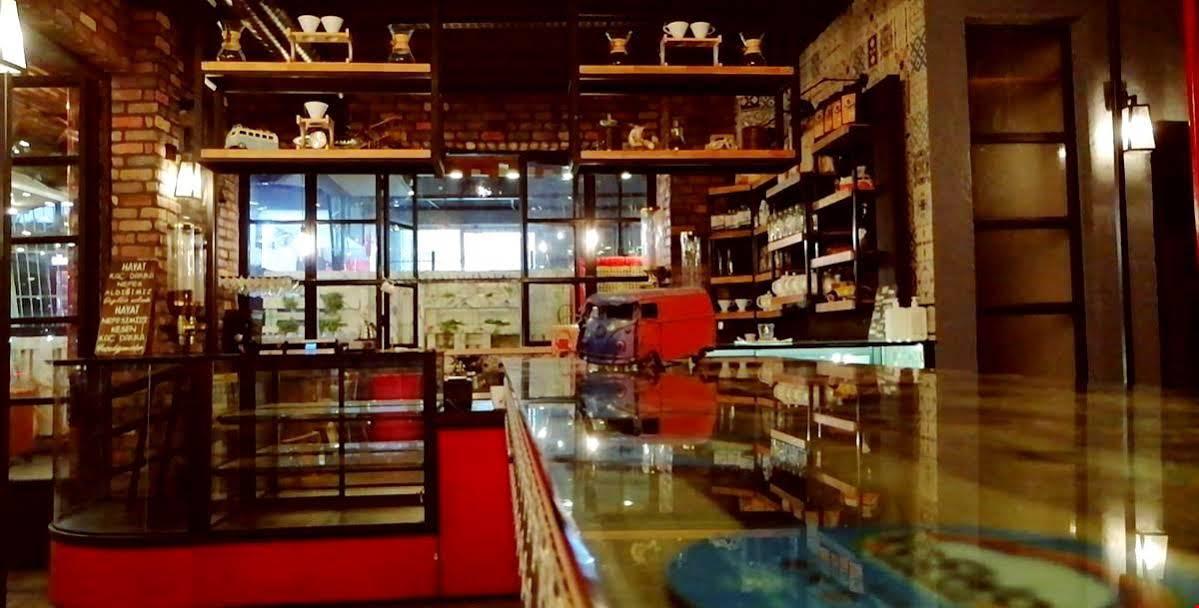 Voswos Garage Coffee 3*