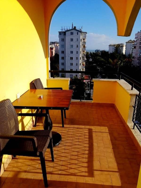 Hotel Voswos Garage Coffee 3*