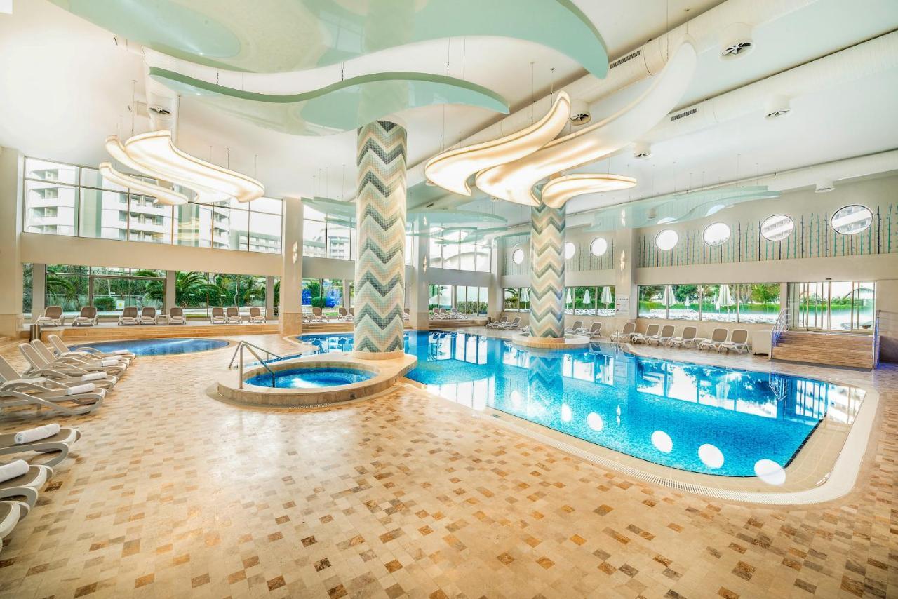 Resort Titanic Lara 5*