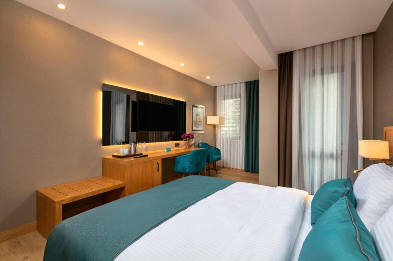 Pukka Hotel