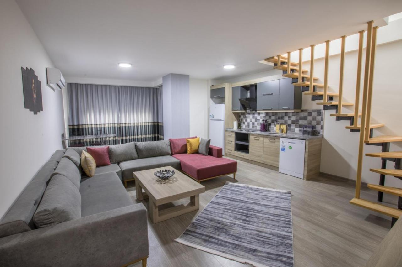 Elanis Aparthotel 3*