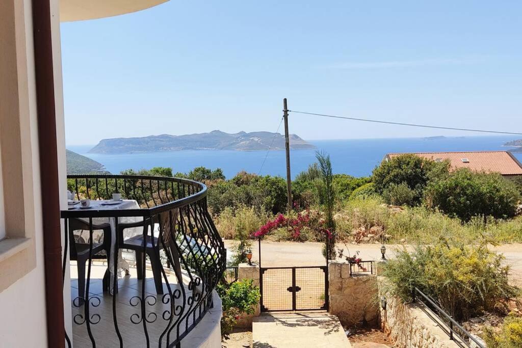 Kas Guezey Apart 3+1 Doga Ve Deniz Manzarali Apartment *