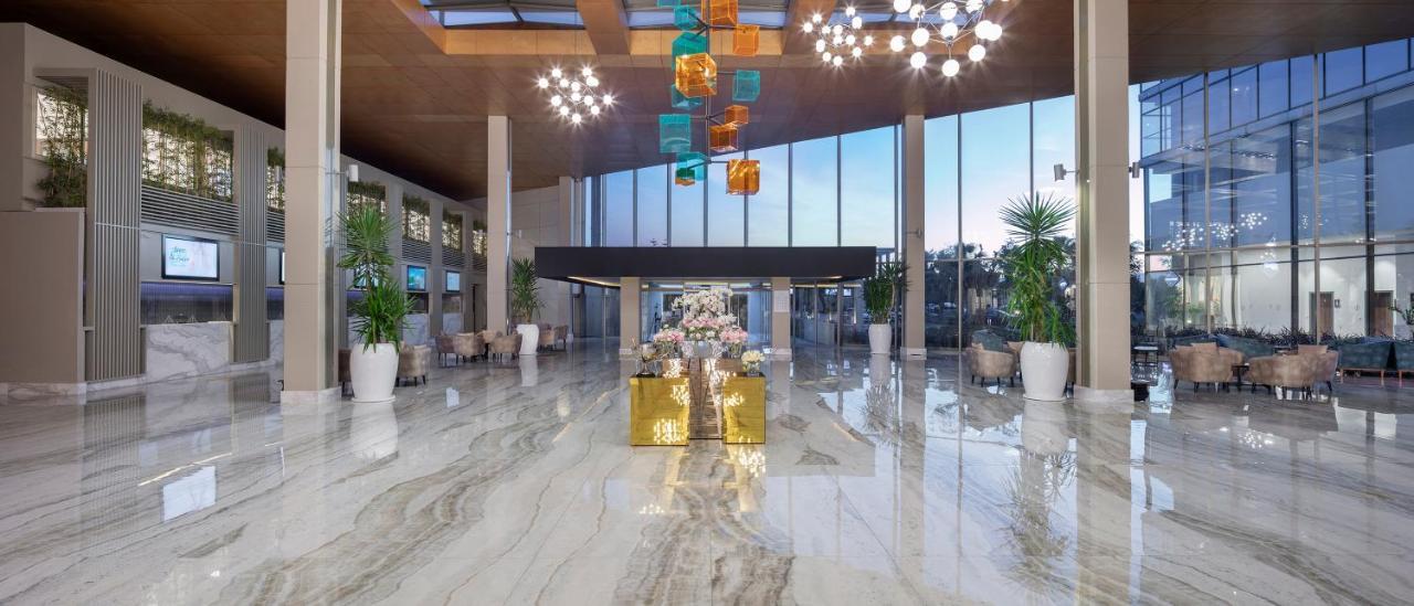 Resort Nirvana Cosmopolitan - Convention & Sports Center