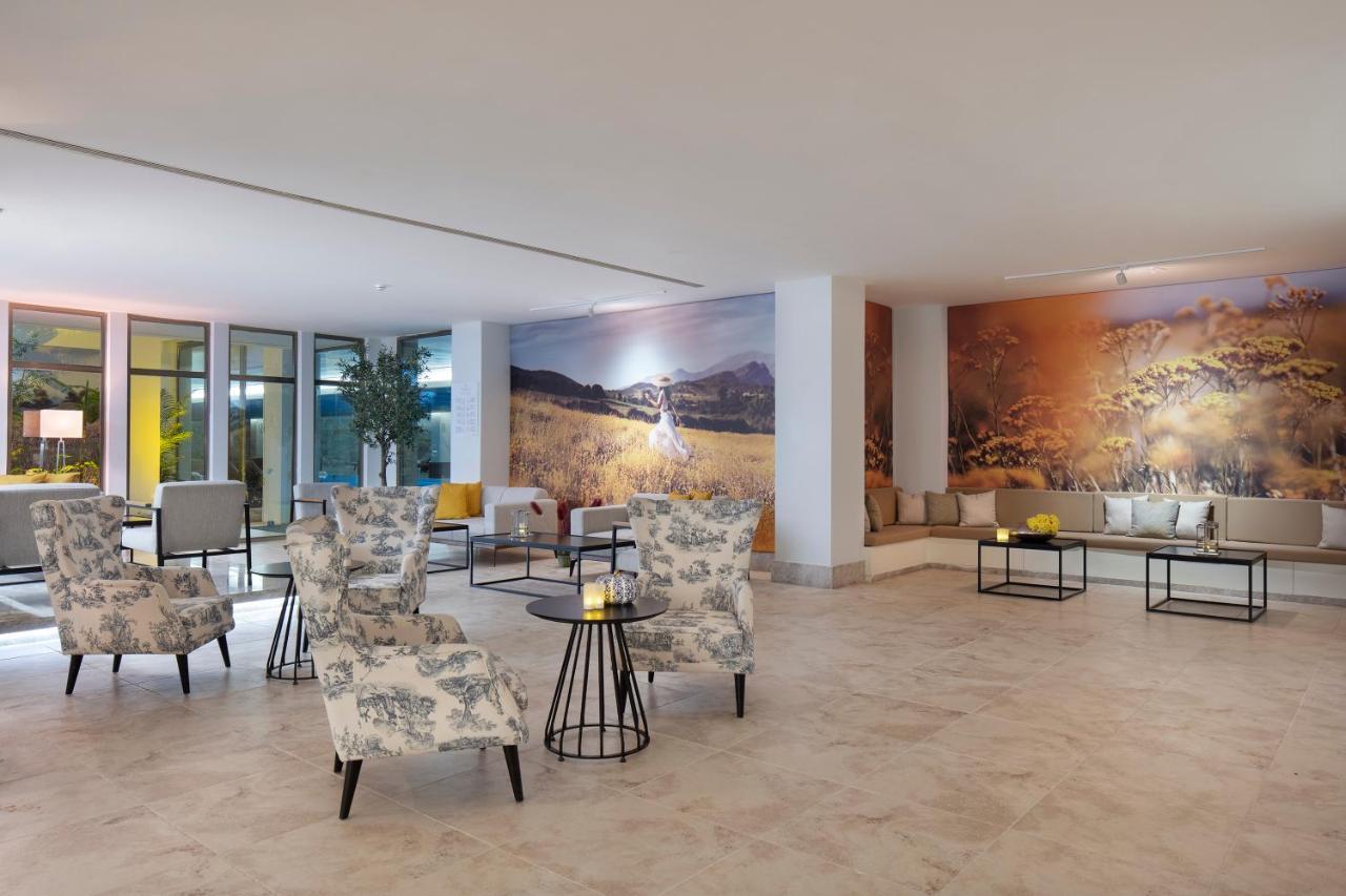 Nirvana Cosmopolitan - Convention & Sports Center Resort