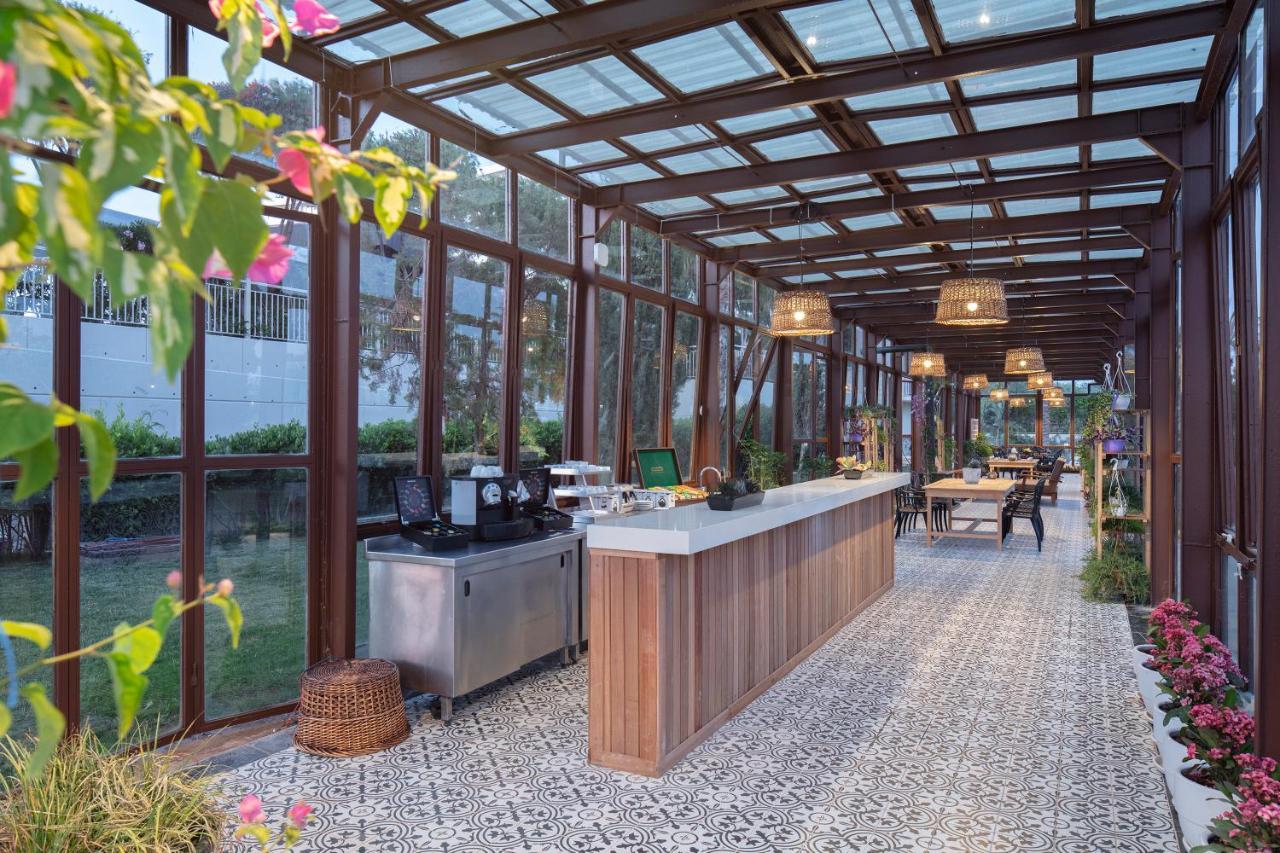 Nirvana Cosmopolitan Resort 5*