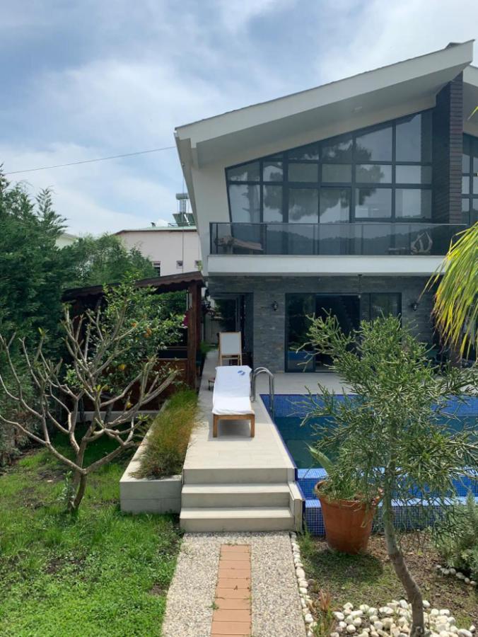 Villa Kuş sesleri eşliğinde havuz keyfi...