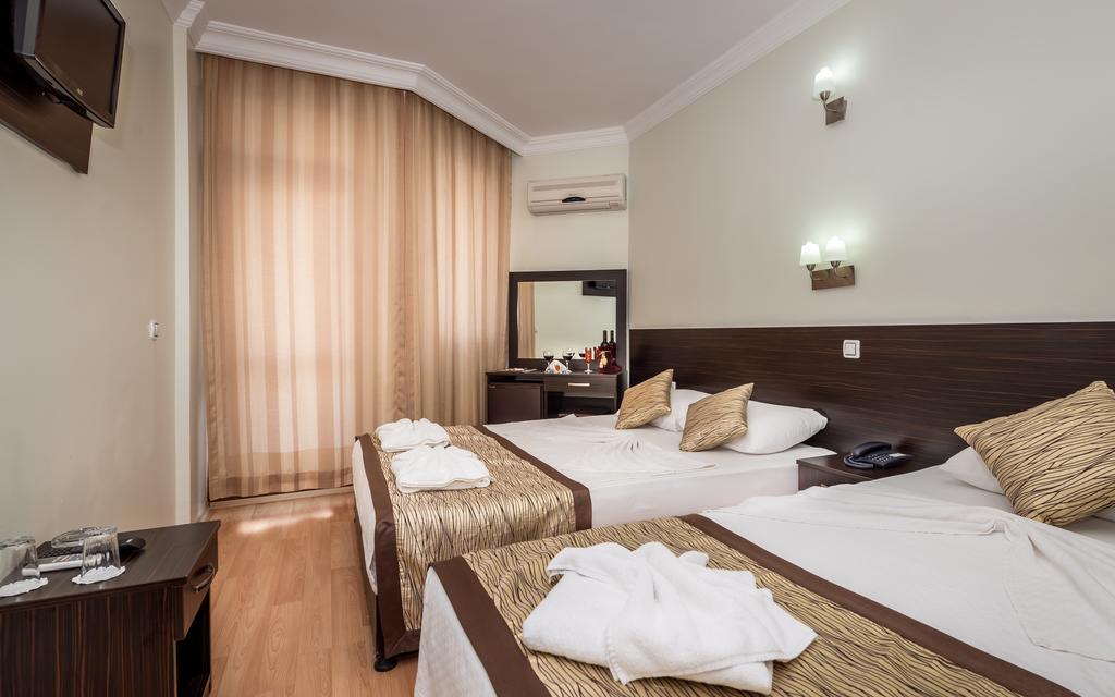 Zel Hotel 3*