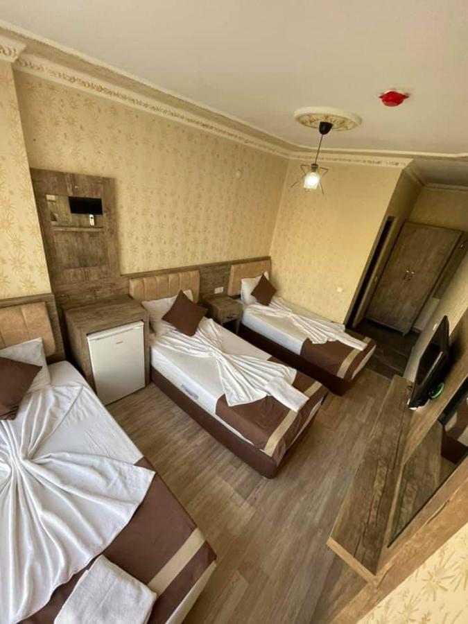 Oezguer 3* Antalya