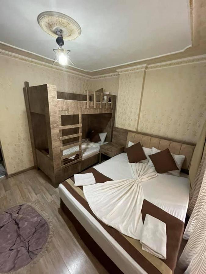 Oezguer Hotel 3*
