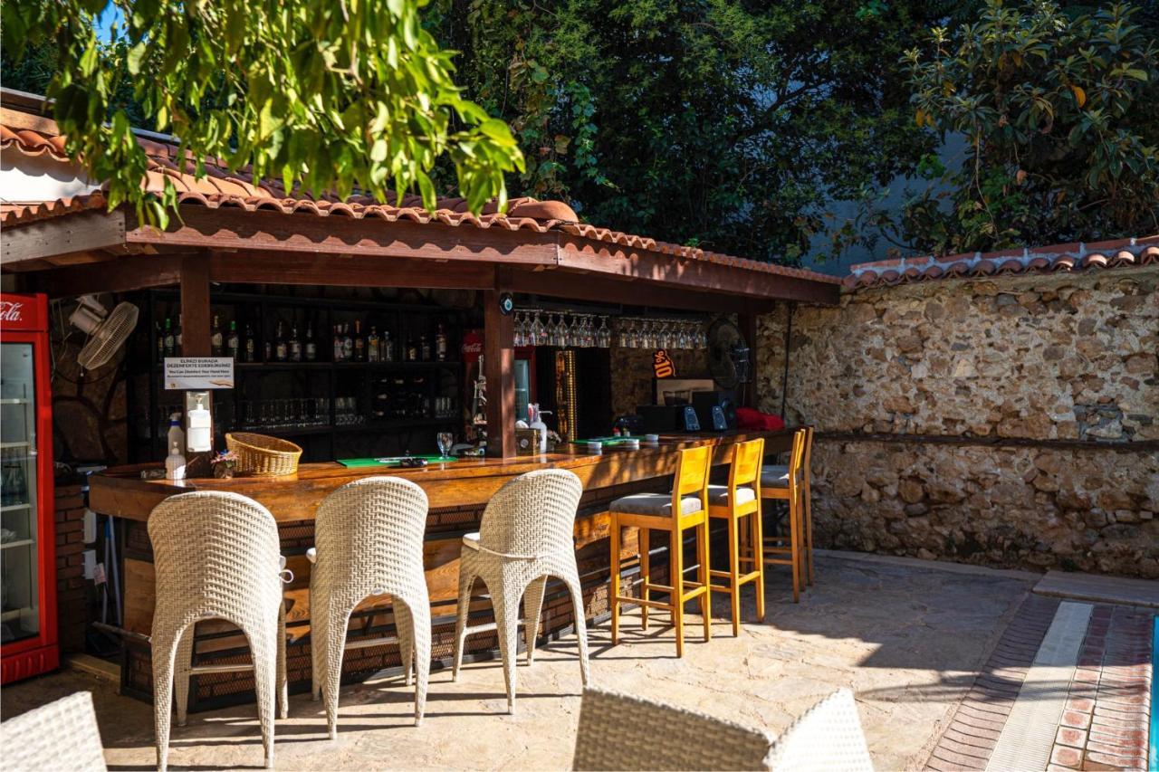 Castle Old Town Hotel 3*