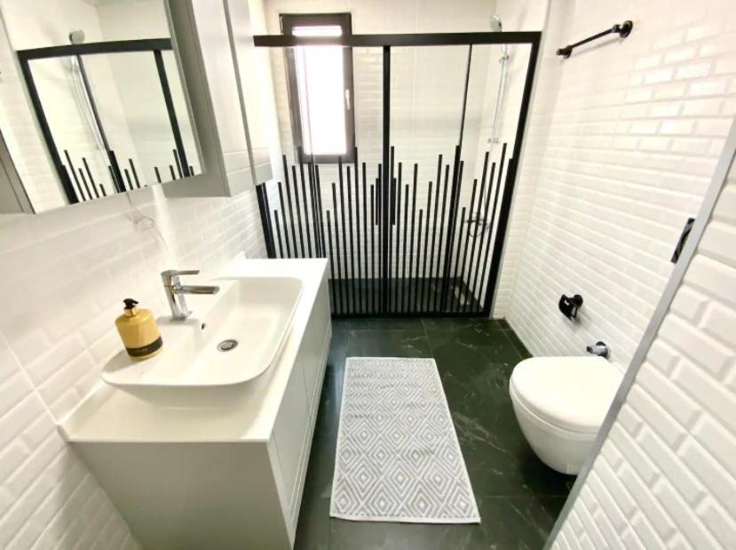 Vera Suites *