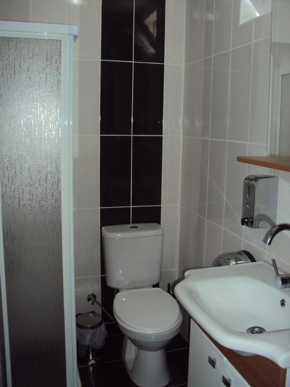 Teos Otel 2*