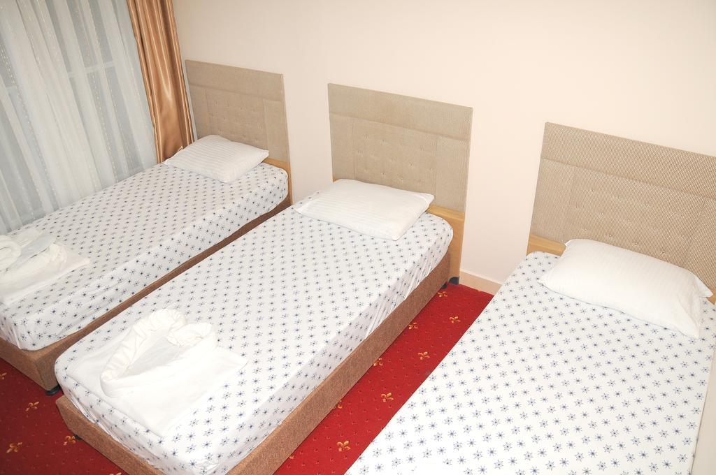 Volkii Otel1 2*