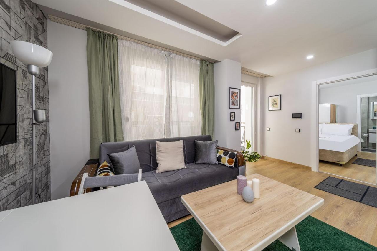 Modern And Cozy With Central Location And Balcony In Muratpasa, Apartment *