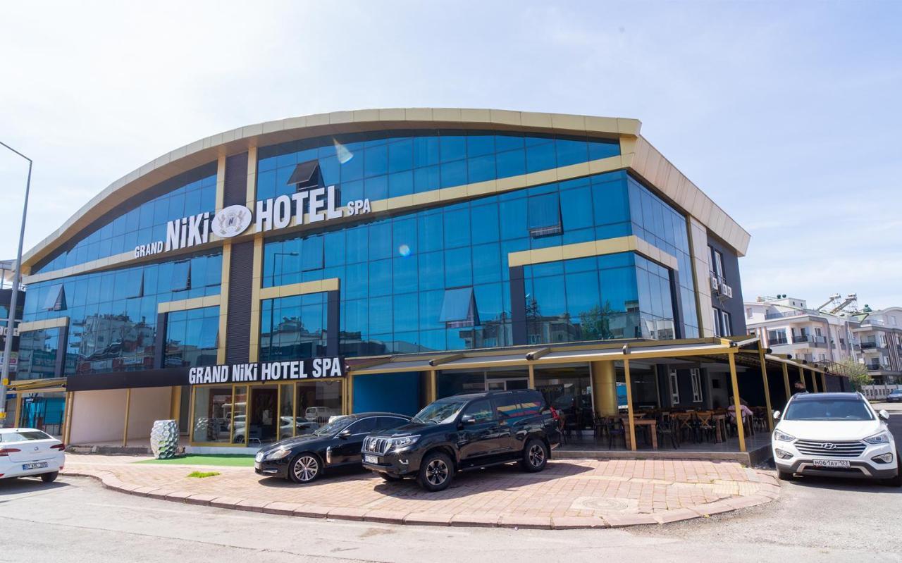 Grand Niki & Hotel