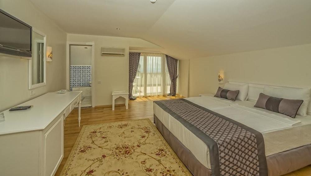 Hotel Argos 3*