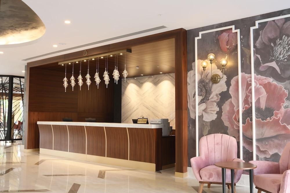 Greenwood 5*
