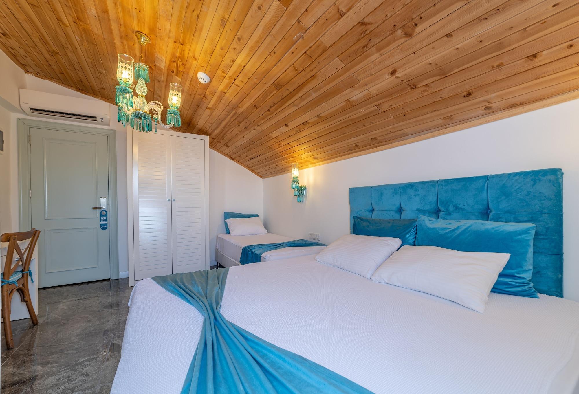 Yazar Lara Hotel