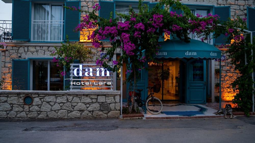 Yazar Lara Hotel